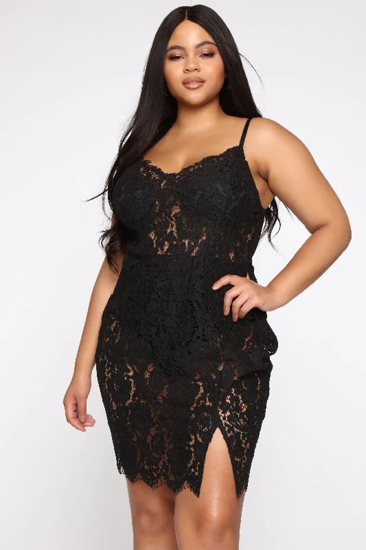 Dropping Hints Lace Dress - Black